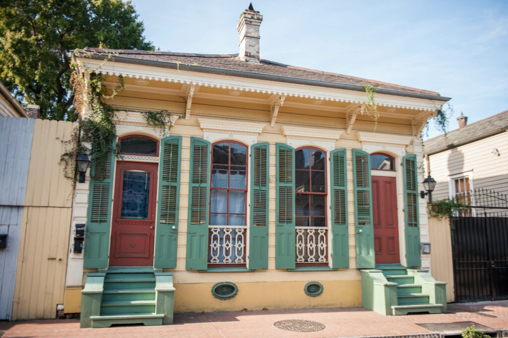 House-French-Quarter-in-New- Orleans-Louisiana-USA-TRUE-amerika-america-amerika-rundreisen-usa-kanada-reiseveranstalter-individuelle-usa-reisen-abenteuer-stars-hollywood-movie-blockbuster-golden-gate-brigde-freiheitsstatue