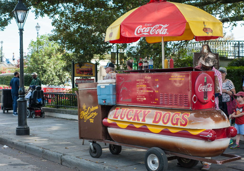 Hot-Dogs-at-the-French-Quarter-Louisiana-USA-TRUE-amerika-america-amerika-rundreisen-usa-kanada-reiseveranstalter-individuelle-usa-reisen-abenteuer-stars-hollywood-movie-blockbuster-golden-gate-brigde-freiheitsstatue