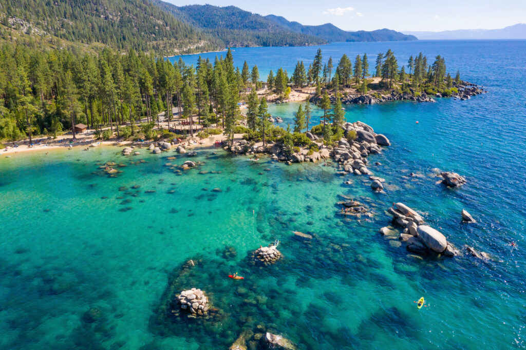 Sand Harbor-on-Lake-Tahoe-near-Incline-Village-Nevada-USA-TRUE-amerika-america-amerika-rundreisen-usa-kanada-reiseveranstalter-individuelle-usa-reisen-abenteuer-stars-hollywood-movie-blockbuster-golden-gate-brigde-freiheitsstatue