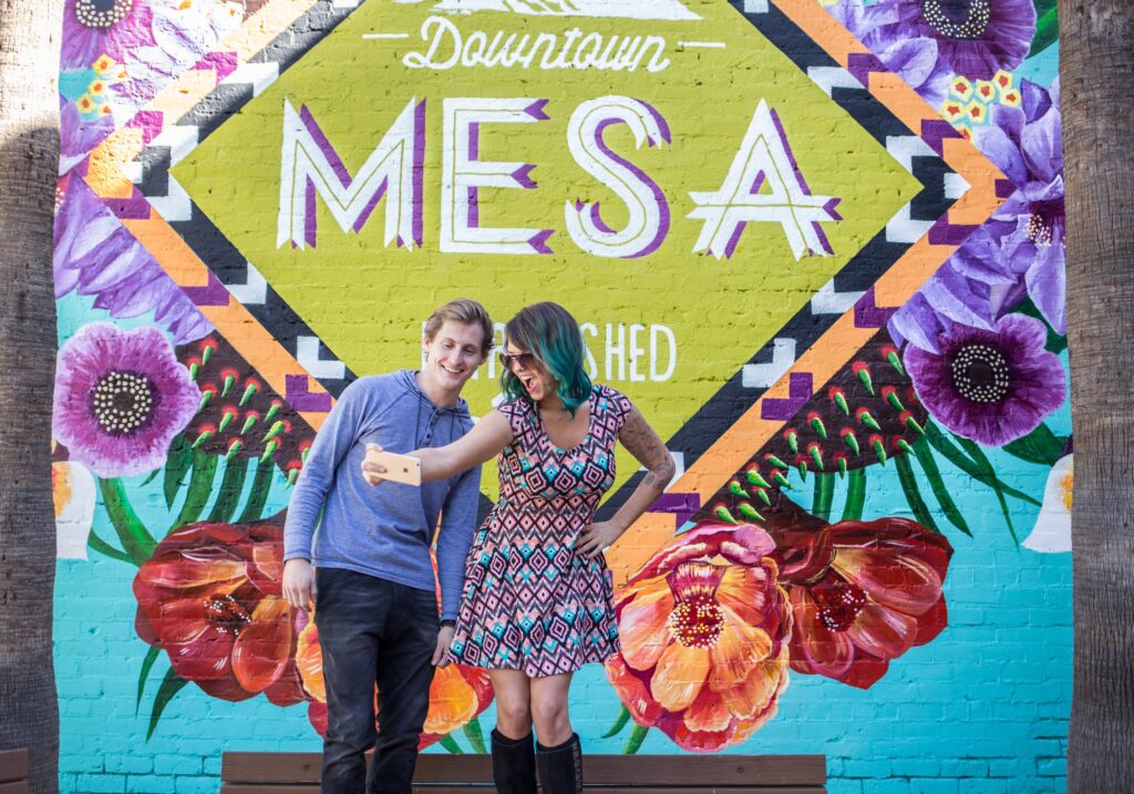 Downtown-Mesa-mural-credit-Visit-Mesa-USA-TRUE-amerika-america-amerika-rundreisen-usa-kanada-reiseveranstalter-individuelle-usa-reisen-abenteuer-stars-hollywood-movie-blockbuster-golden-gate-brigde-freiheitsstatue