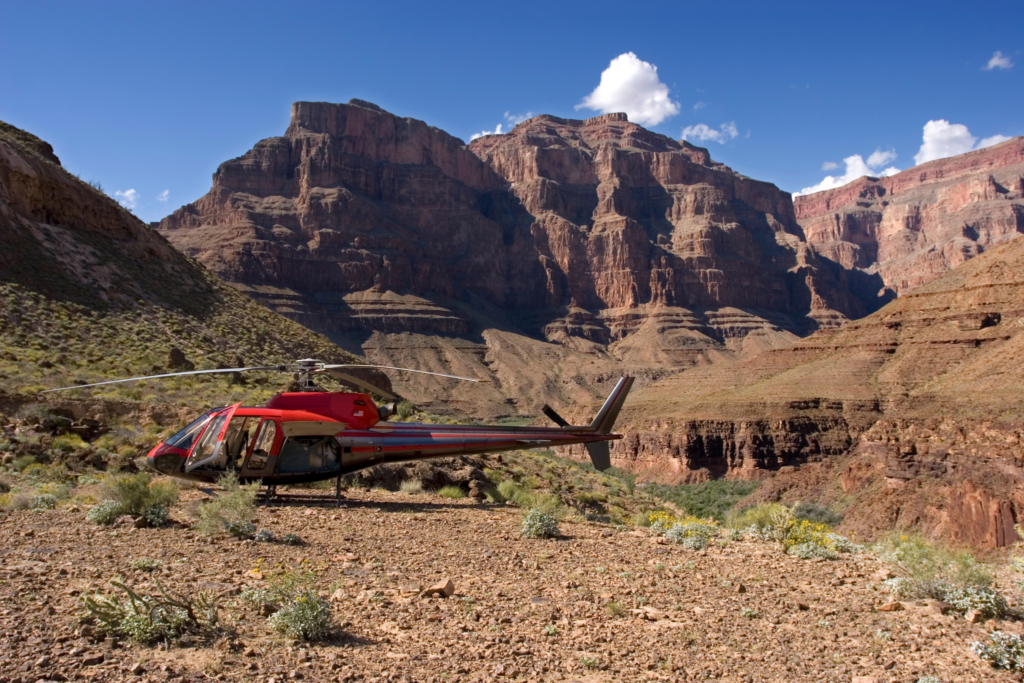 Helicopter-Tour-Grand-Canyon-South-Rim-USA-TRUE-amerika-america-amerika-rundreisen-usa-kanada-reiseveranstalter-individuelle-usa-reisen-abenteuer-stars-hollywood-movie-blockbuster-golden-gate-brigde-freiheitsstatue