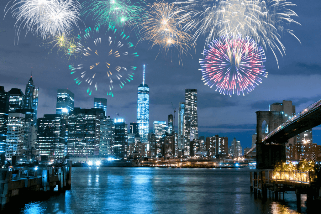 New Year-New York-Fireworks-USA-TRUE-amerika-america-amerika-rundreisen-usa-kanada-reiseveranstalter-individuelle-usa-reisen-abenteuer-stars-hollywood-movie-blockbuster-golden-gate-brigde-freiheitsstatue